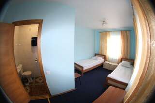 Гостиница Old City Псков Двухместный номер эконом-класса с 2 отдельными кроватями-1